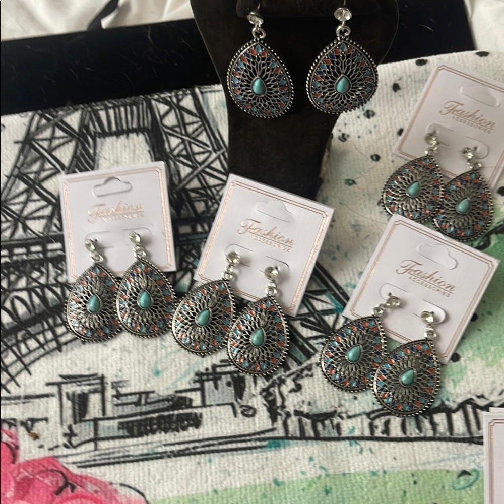 Chic Dangle Turquoise & orange stone post pierced earrings Silver